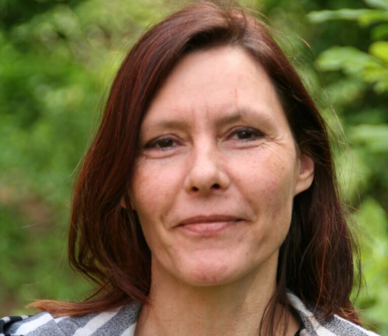 GRÜNE Landtagskandidatin Ulrike Siemens am Infostand